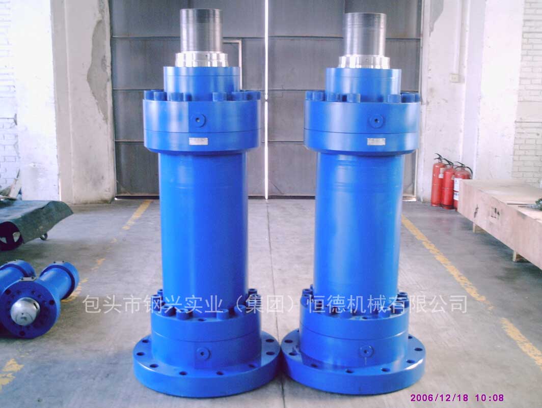 支承辊升降液压缸